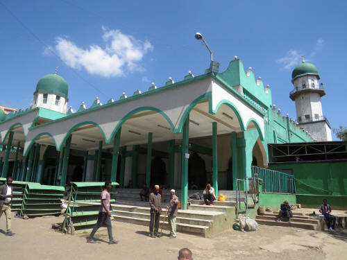 TOURIST ATTRACTIONS ADDIS ABABA: OLD CHURCHES, PARKS, CLIMATE: The Anwar mosque was the first mosque of Addis Ababa, built between 1916 - 1929.