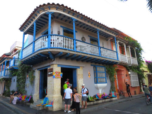10 BEST THINGS TO DO IN CARTAGENA COLOMBIA: Getsemini neighborhood