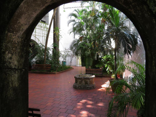 10 BEST THINGS TO DO IN CARTAGENA COLOMBIA: San Pedro Claver Monastery with patio.
