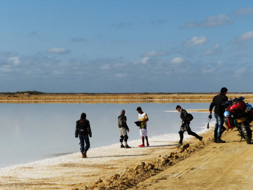 SALINAS DE MANAURE SALT FLATS, GUAJIRA, COLOMBIA [2021]: Others tourists come to visit the area on their own.