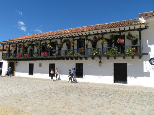 10 THINGS TO DO IN VILLA DE LEIVA, COLOMBIA [2021]: Colonial balconies charaterize the houses of Villa de Leyva. 
